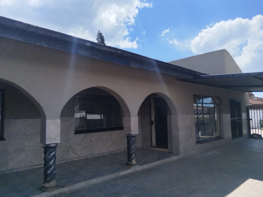3 Bedroom Property for Sale in Toekomsrus Gauteng