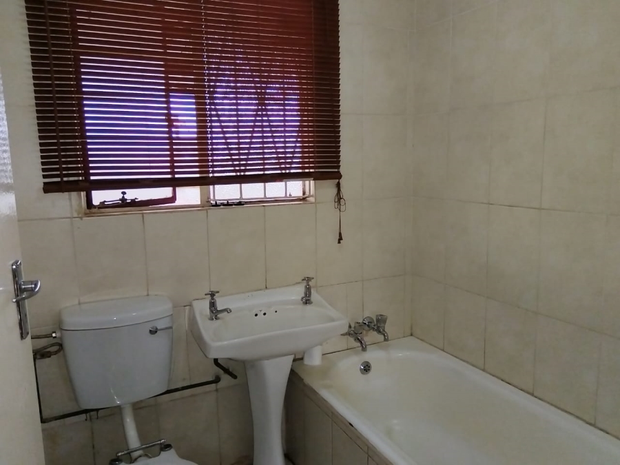 4 Bedroom Property for Sale in Toekomsrus Gauteng