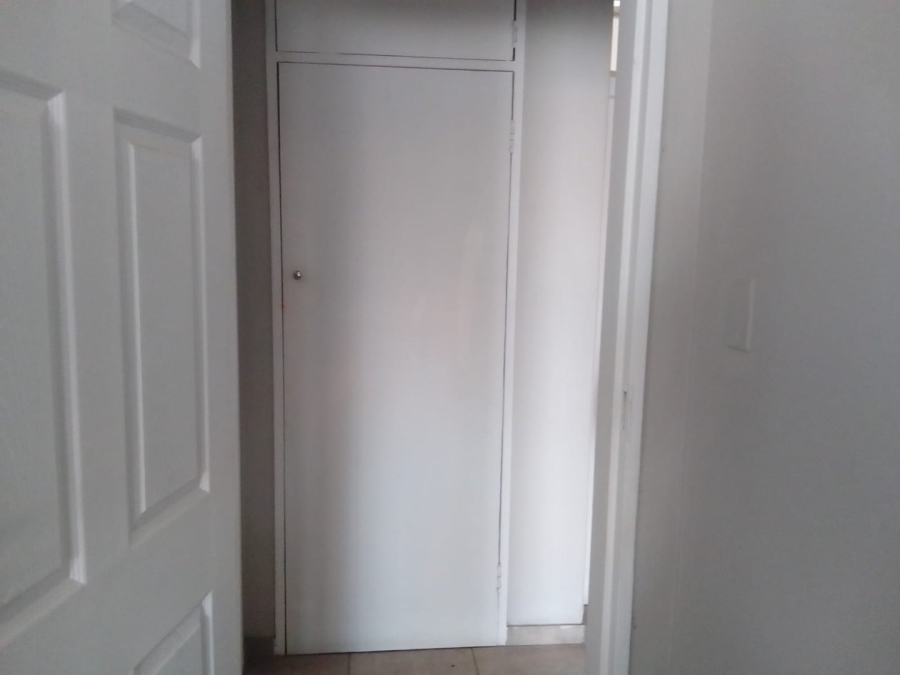 2 Bedroom Property for Sale in Wentworth Park Gauteng