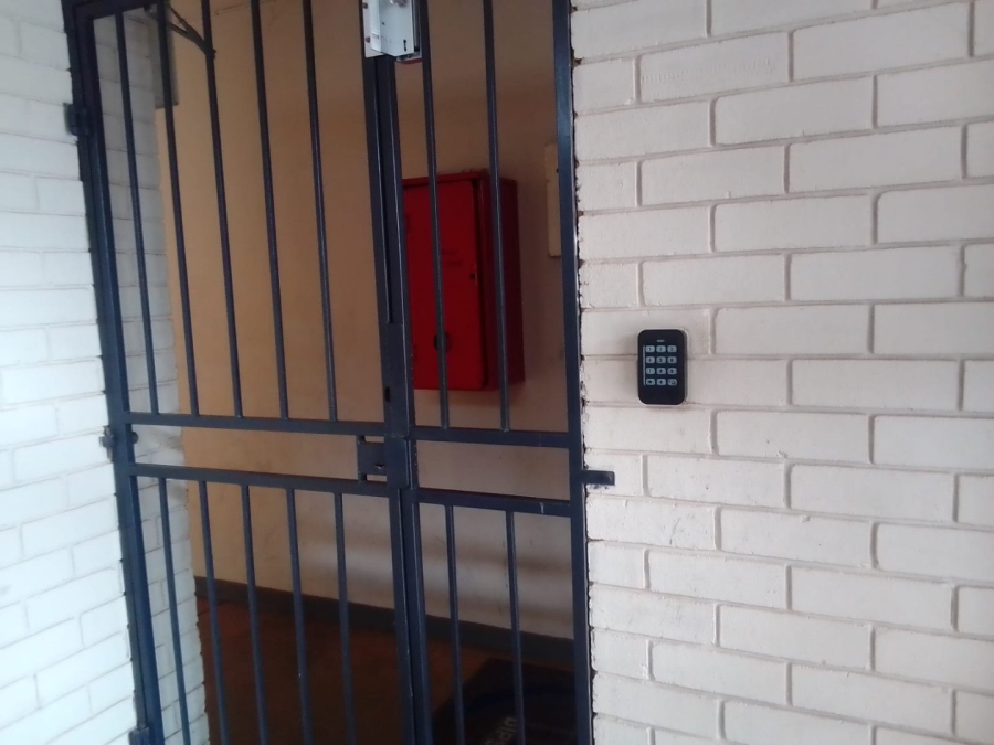 2 Bedroom Property for Sale in Wentworth Park Gauteng