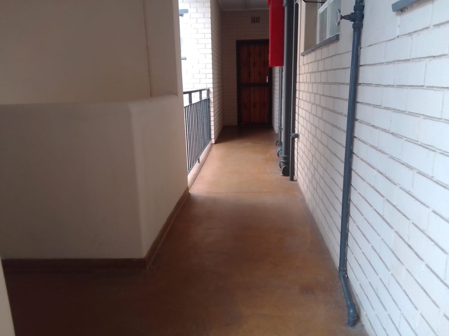 2 Bedroom Property for Sale in Wentworth Park Gauteng