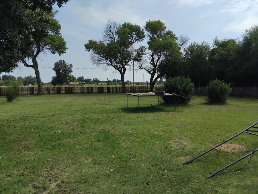 4 Bedroom Property for Sale in Nanescol Gauteng