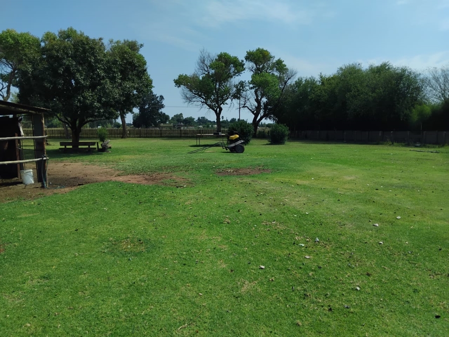 4 Bedroom Property for Sale in Nanescol Gauteng