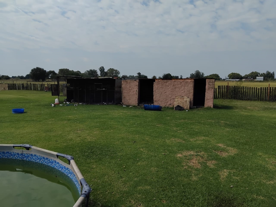 4 Bedroom Property for Sale in Nanescol Gauteng