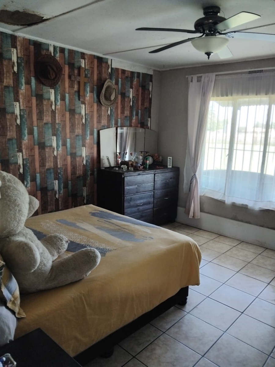4 Bedroom Property for Sale in Nanescol Gauteng