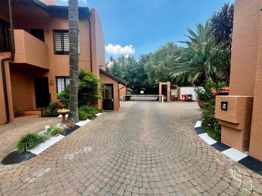 2 Bedroom Property for Sale in Buurendal Gauteng