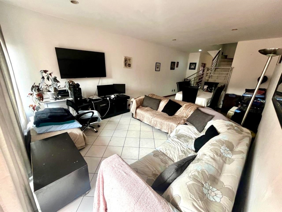 2 Bedroom Property for Sale in Buurendal Gauteng