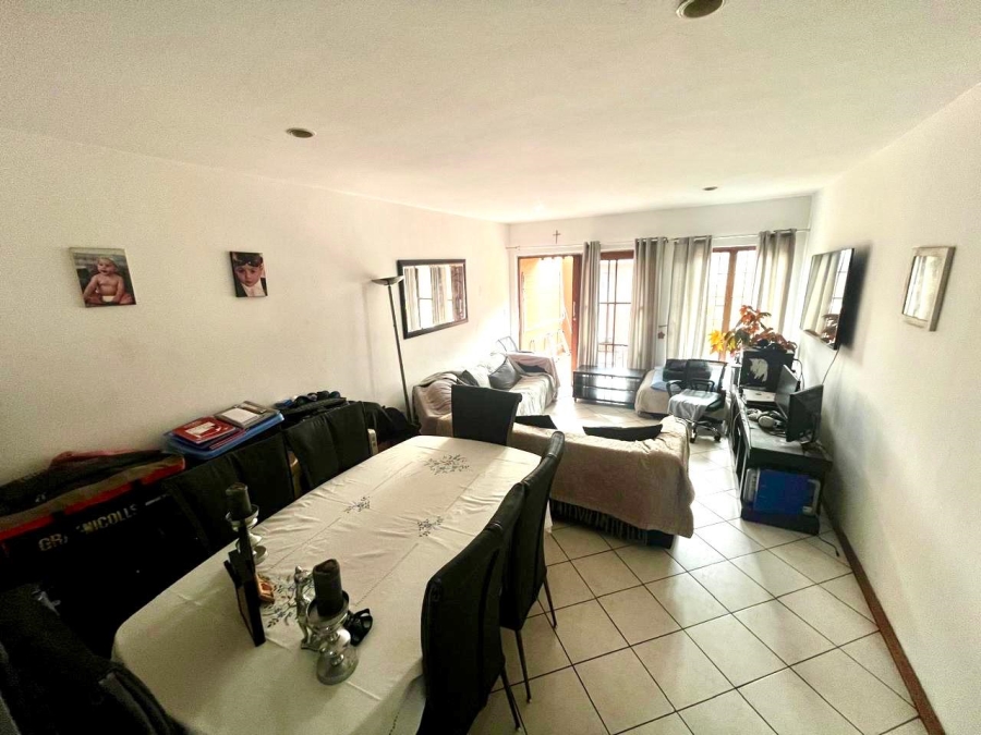 2 Bedroom Property for Sale in Buurendal Gauteng