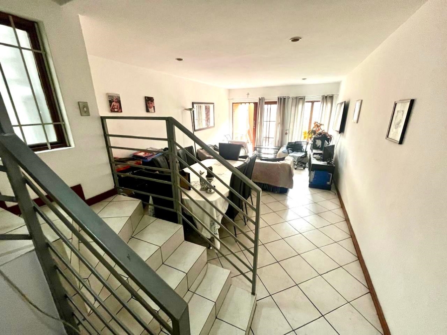 2 Bedroom Property for Sale in Buurendal Gauteng