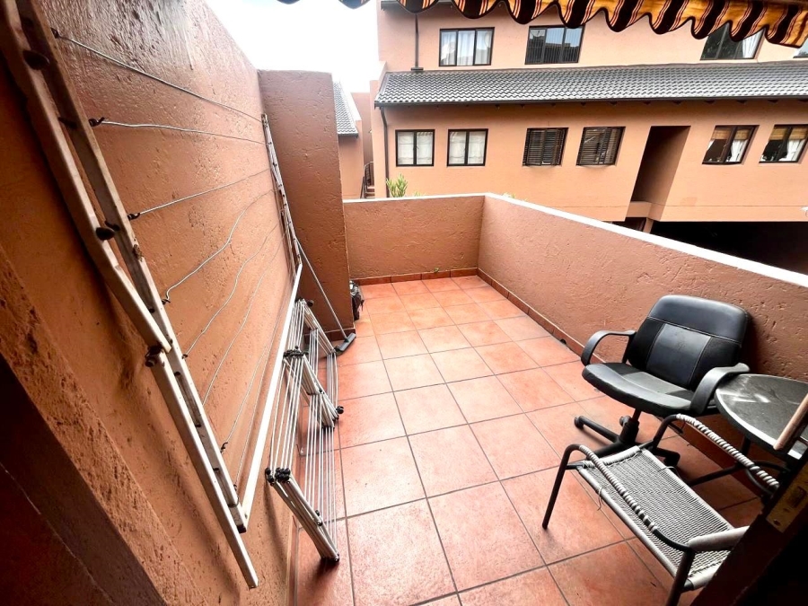 2 Bedroom Property for Sale in Buurendal Gauteng