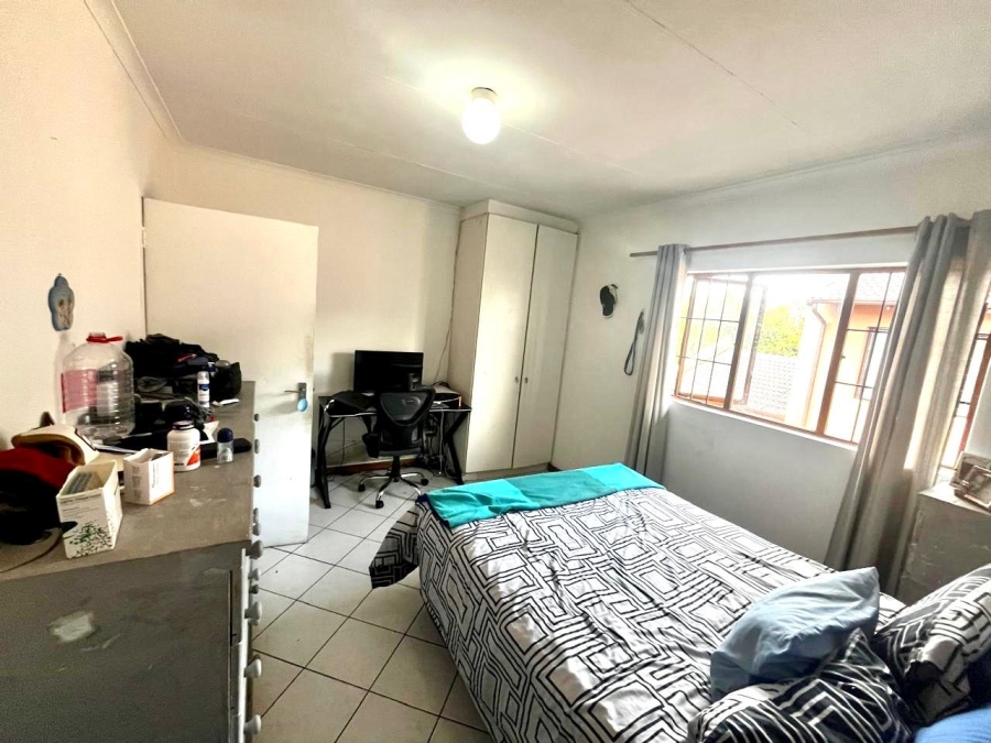 2 Bedroom Property for Sale in Buurendal Gauteng