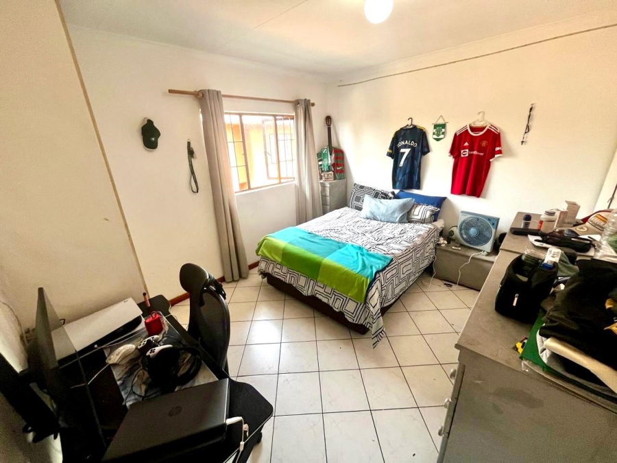 2 Bedroom Property for Sale in Buurendal Gauteng