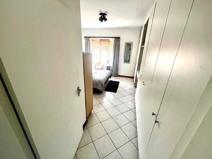2 Bedroom Property for Sale in Buurendal Gauteng
