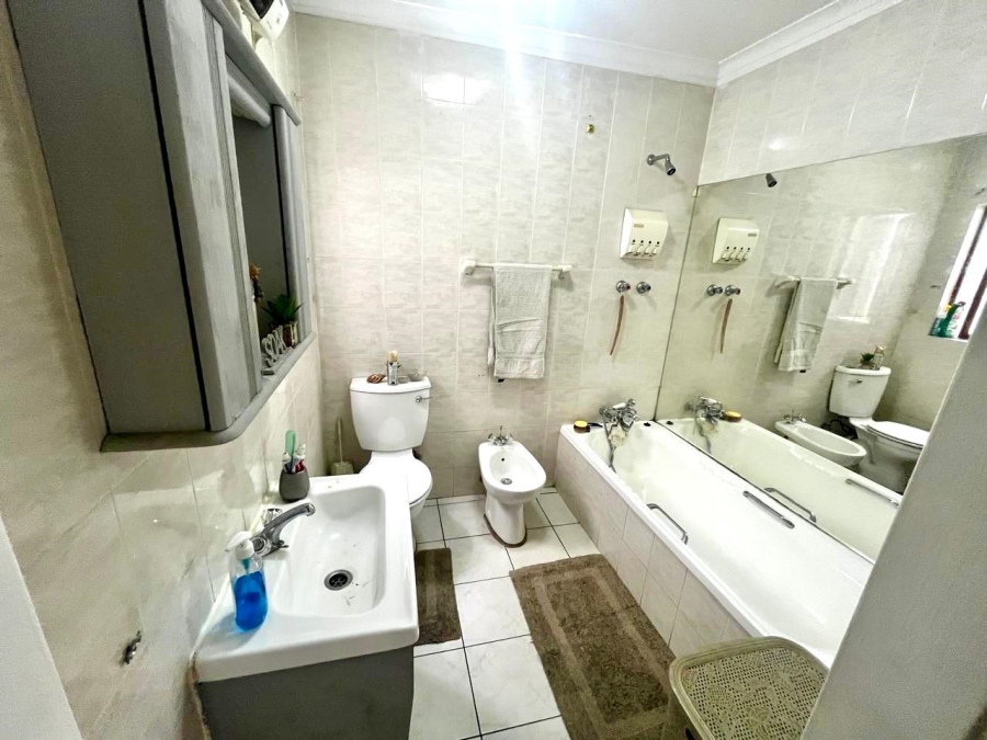 2 Bedroom Property for Sale in Buurendal Gauteng