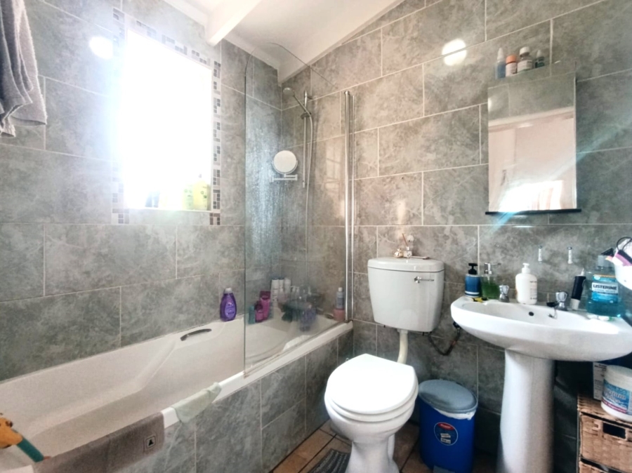 2 Bedroom Property for Sale in Meyersdal Gauteng