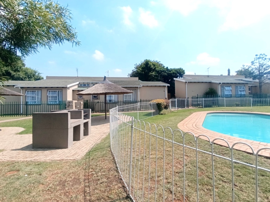 2 Bedroom Property for Sale in Meyersdal Gauteng