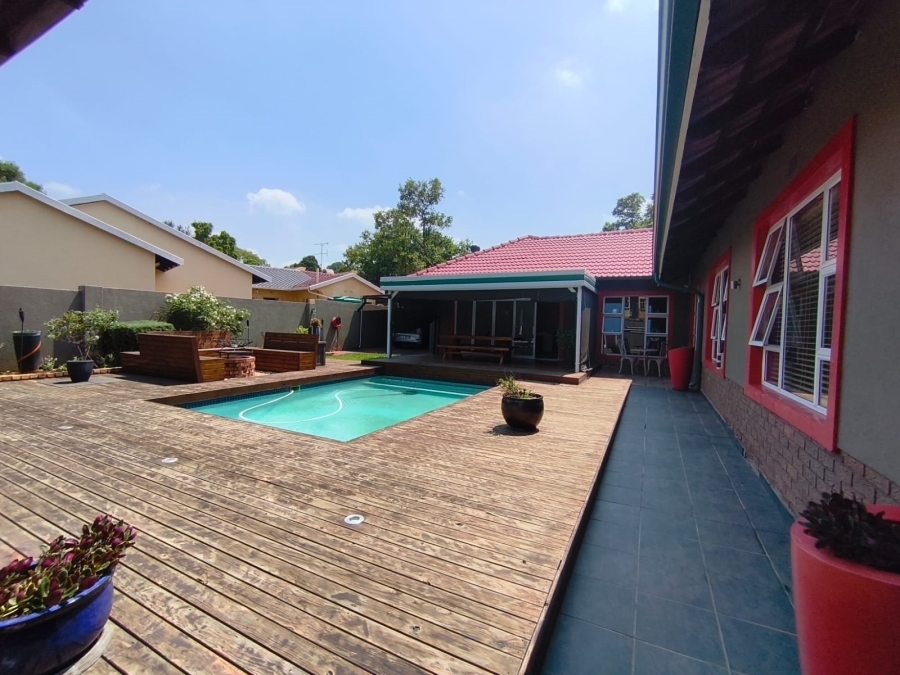 4 Bedroom Property for Sale in Brackendowns Gauteng
