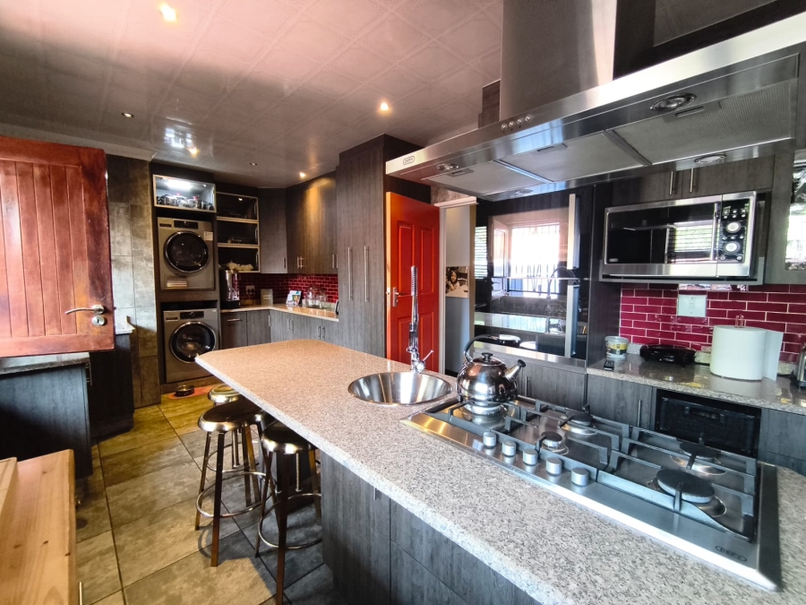 4 Bedroom Property for Sale in Brackendowns Gauteng