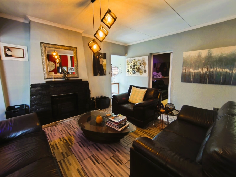 4 Bedroom Property for Sale in Brackendowns Gauteng