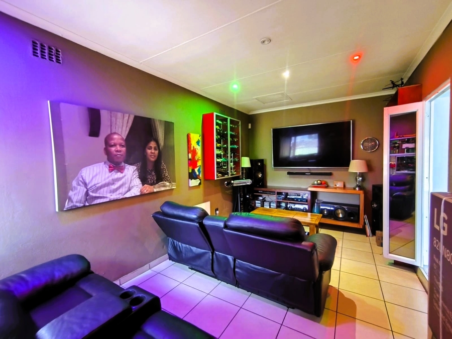 4 Bedroom Property for Sale in Brackendowns Gauteng