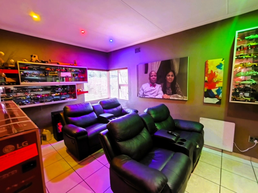 4 Bedroom Property for Sale in Brackendowns Gauteng