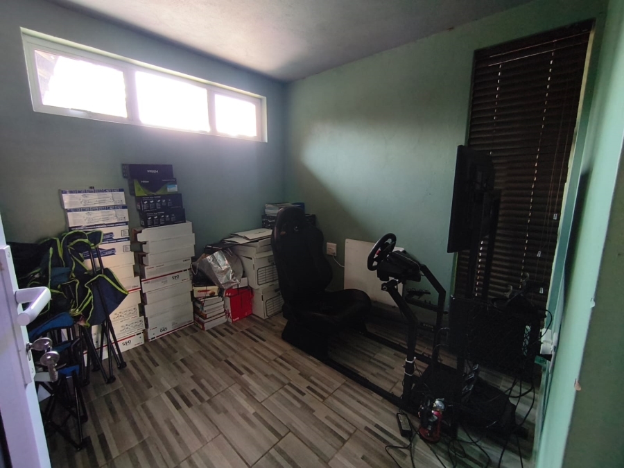 4 Bedroom Property for Sale in Brackendowns Gauteng