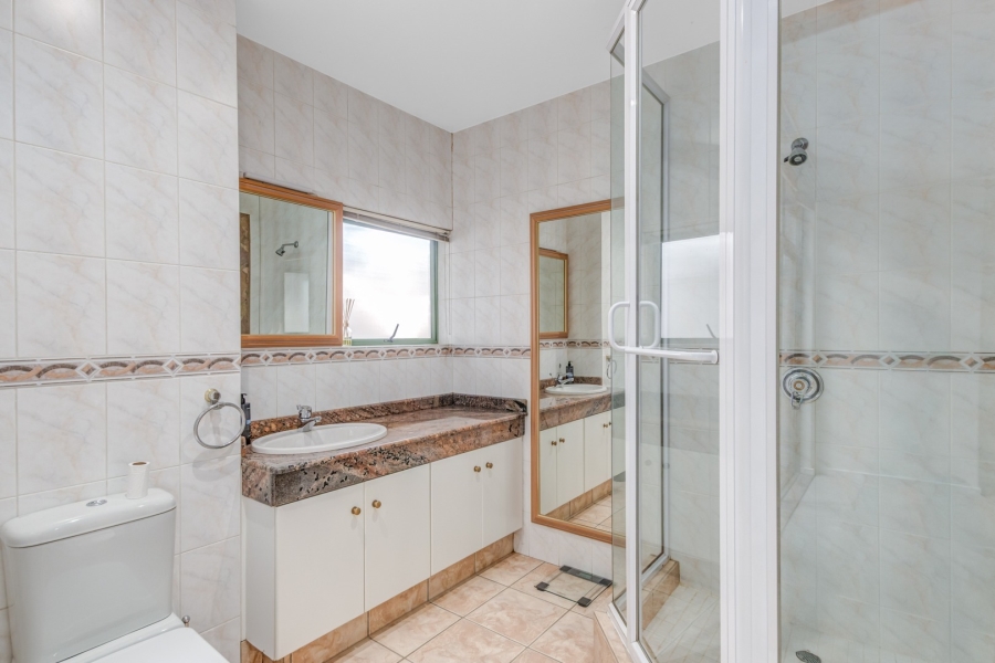 To Let 4 Bedroom Property for Rent in Fourways Gardens Gauteng