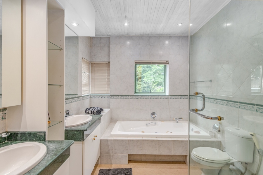 To Let 4 Bedroom Property for Rent in Fourways Gardens Gauteng