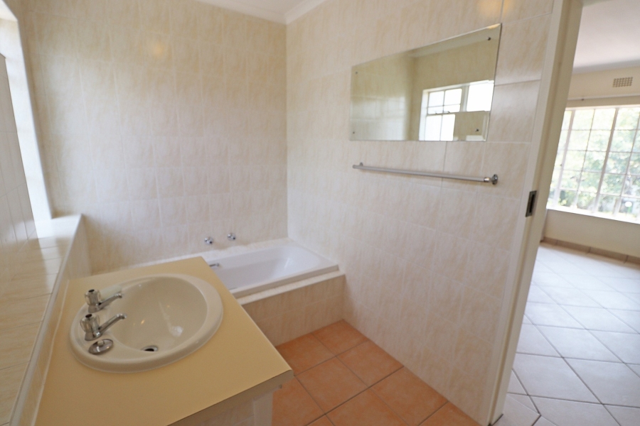 1 Bedroom Property for Sale in Epsom Downs Gauteng