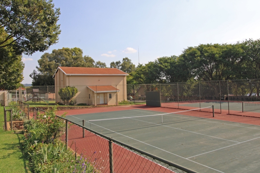 1 Bedroom Property for Sale in Epsom Downs Gauteng