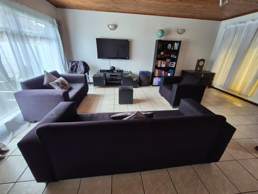 3 Bedroom Property for Sale in Rooihuiskraal Gauteng