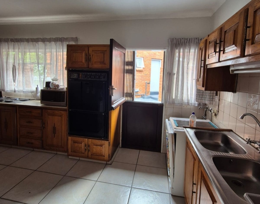 3 Bedroom Property for Sale in Rooihuiskraal Gauteng