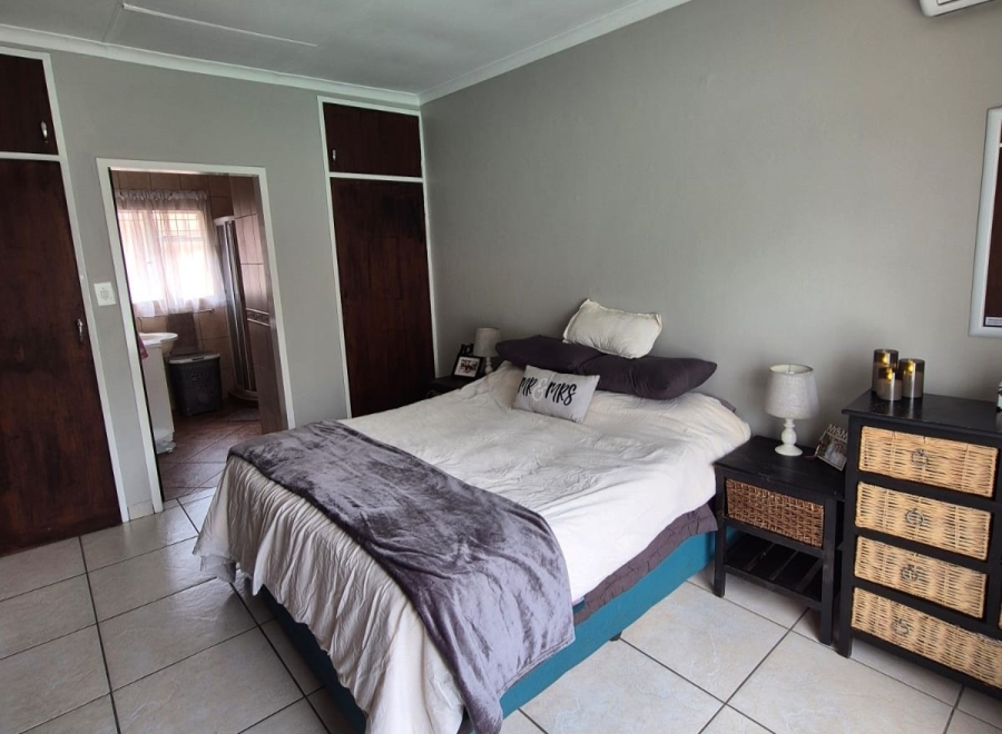 3 Bedroom Property for Sale in Rooihuiskraal Gauteng