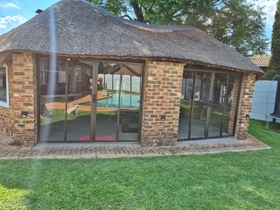 3 Bedroom Property for Sale in Rooihuiskraal Gauteng