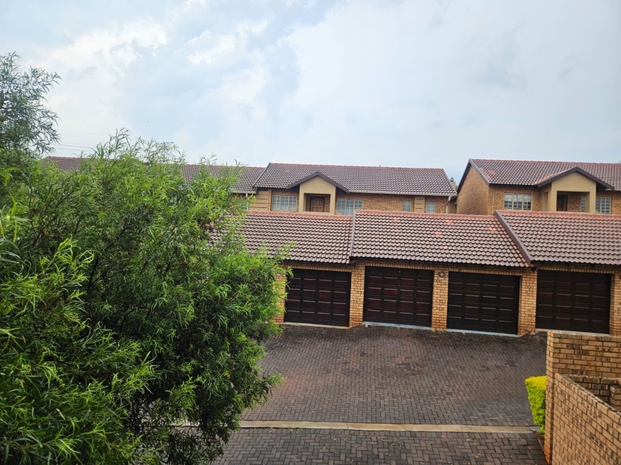 To Let 2 Bedroom Property for Rent in The Wilds Gauteng