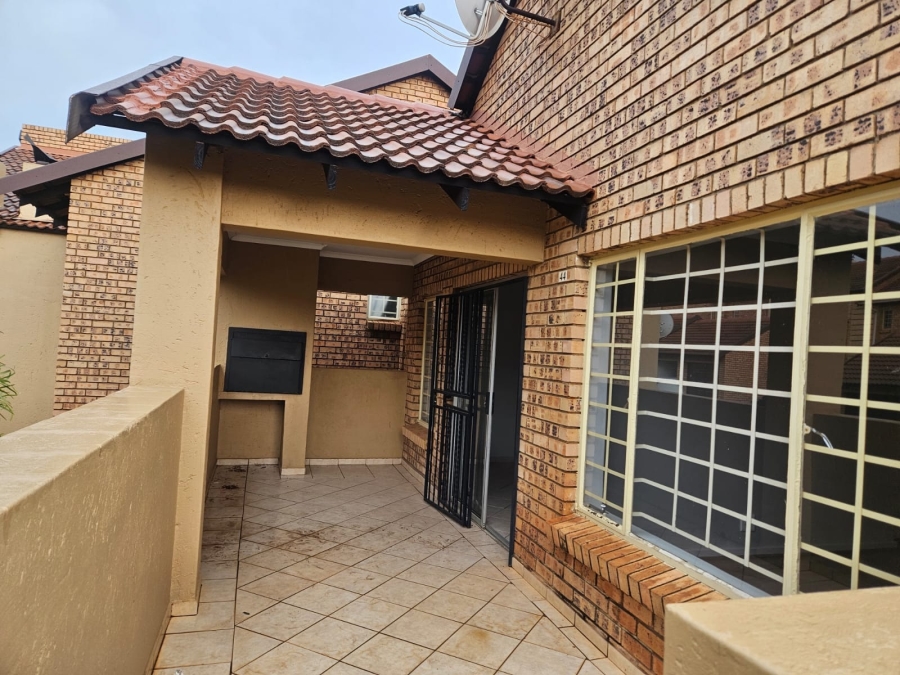 To Let 2 Bedroom Property for Rent in The Wilds Gauteng