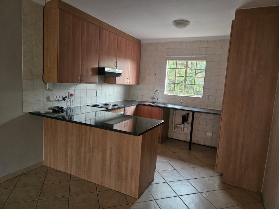 To Let 2 Bedroom Property for Rent in The Wilds Gauteng