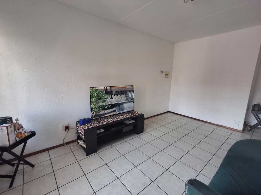 To Let 2 Bedroom Property for Rent in Comet Gauteng