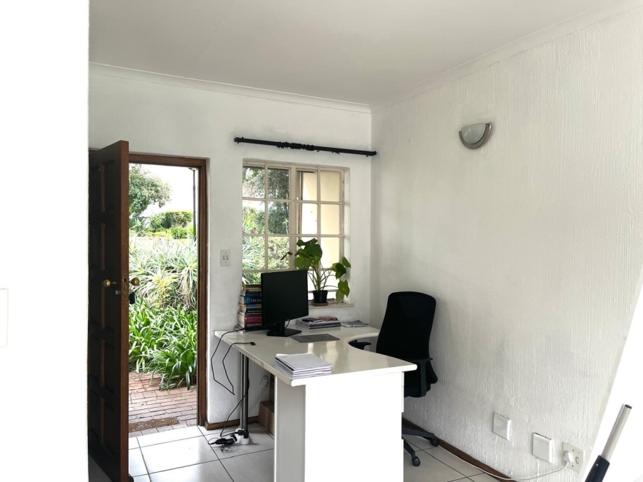 To Let 1 Bedroom Property for Rent in Sandown Gauteng