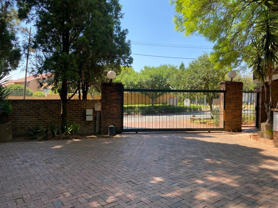 To Let 1 Bedroom Property for Rent in Sandown Gauteng