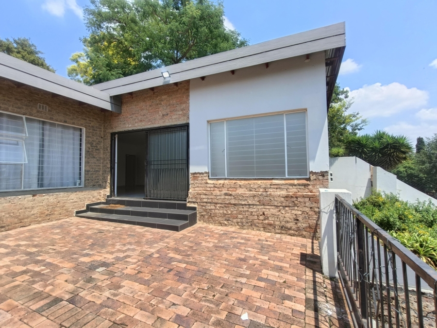 To Let 1 Bedroom Property for Rent in Mondeor Gauteng
