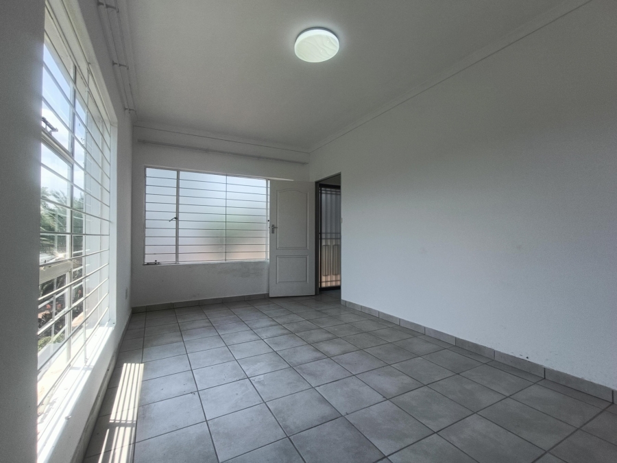 To Let 1 Bedroom Property for Rent in Mondeor Gauteng