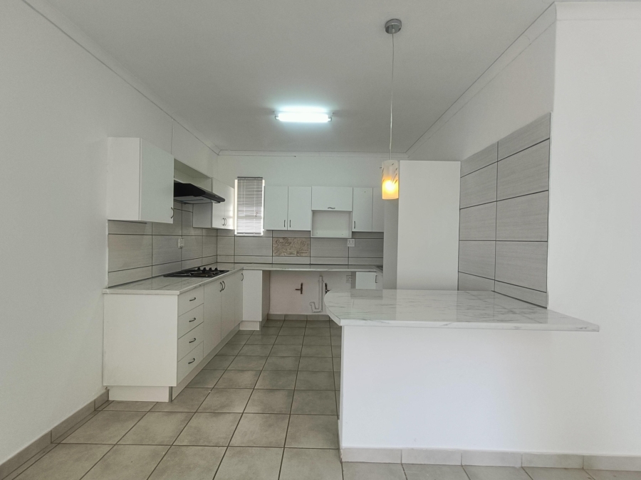 To Let 1 Bedroom Property for Rent in Mondeor Gauteng