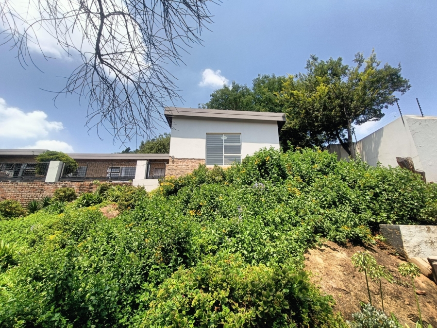 To Let 1 Bedroom Property for Rent in Mondeor Gauteng