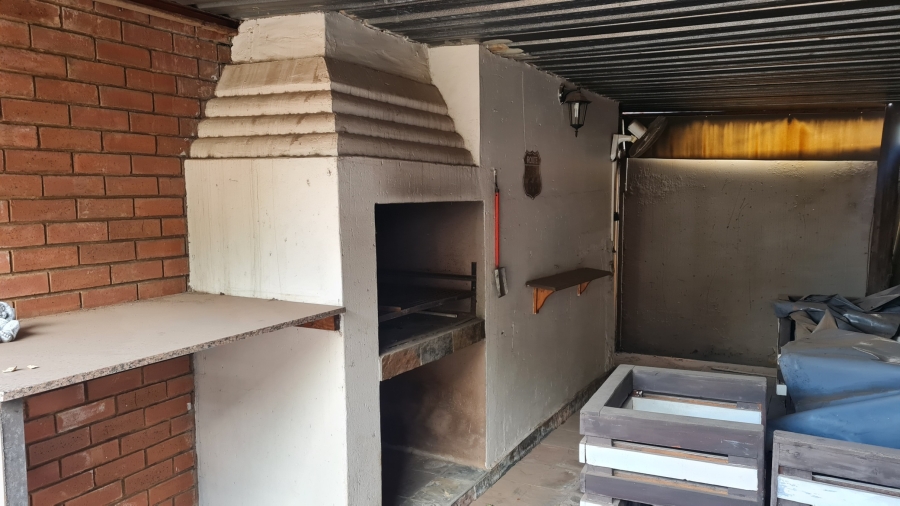 3 Bedroom Property for Sale in Kenleaf Gauteng