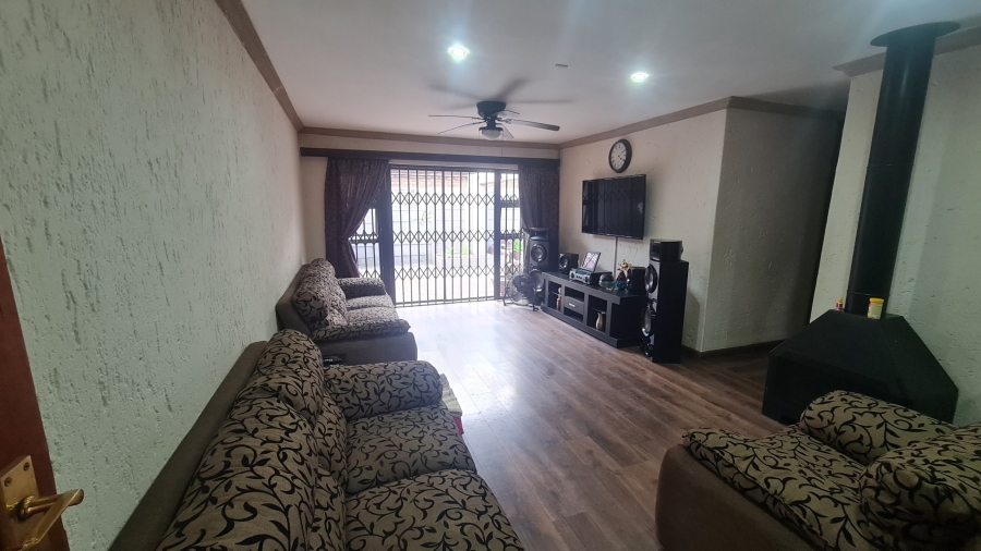 3 Bedroom Property for Sale in Kenleaf Gauteng