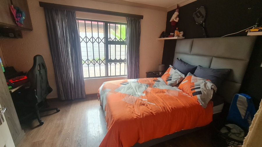 3 Bedroom Property for Sale in Kenleaf Gauteng
