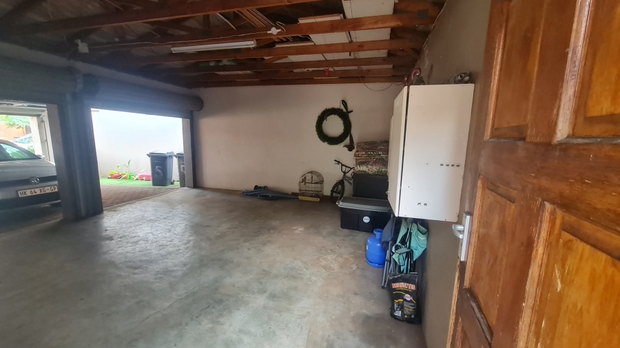 3 Bedroom Property for Sale in Kenleaf Gauteng