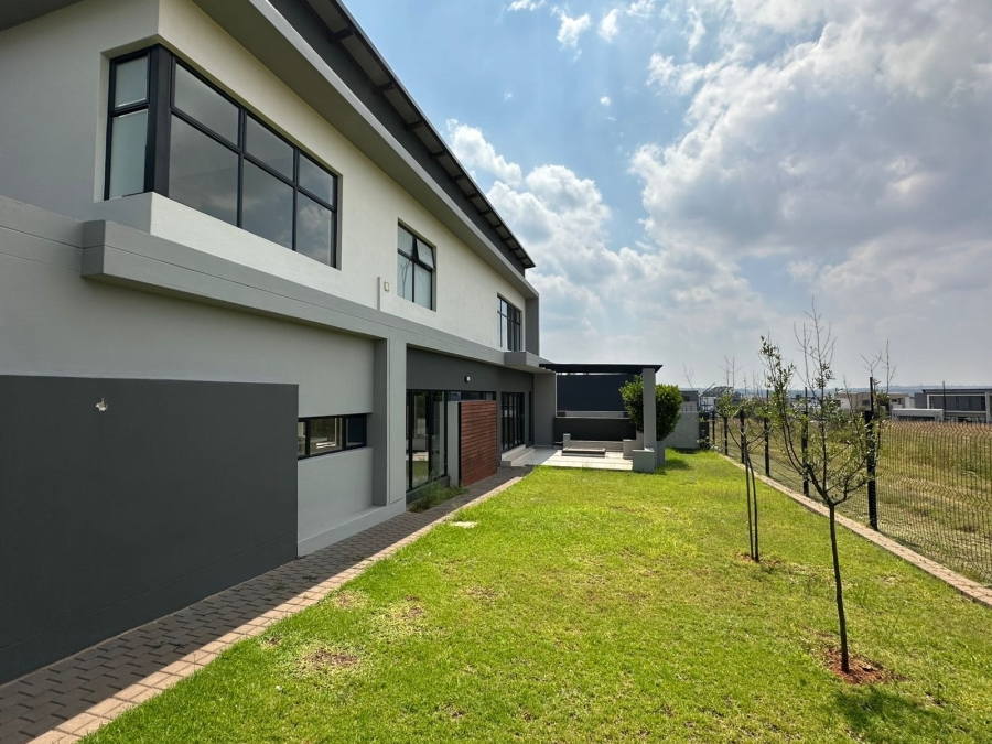 5 Bedroom Property for Sale in Midstream Ridge Gauteng
