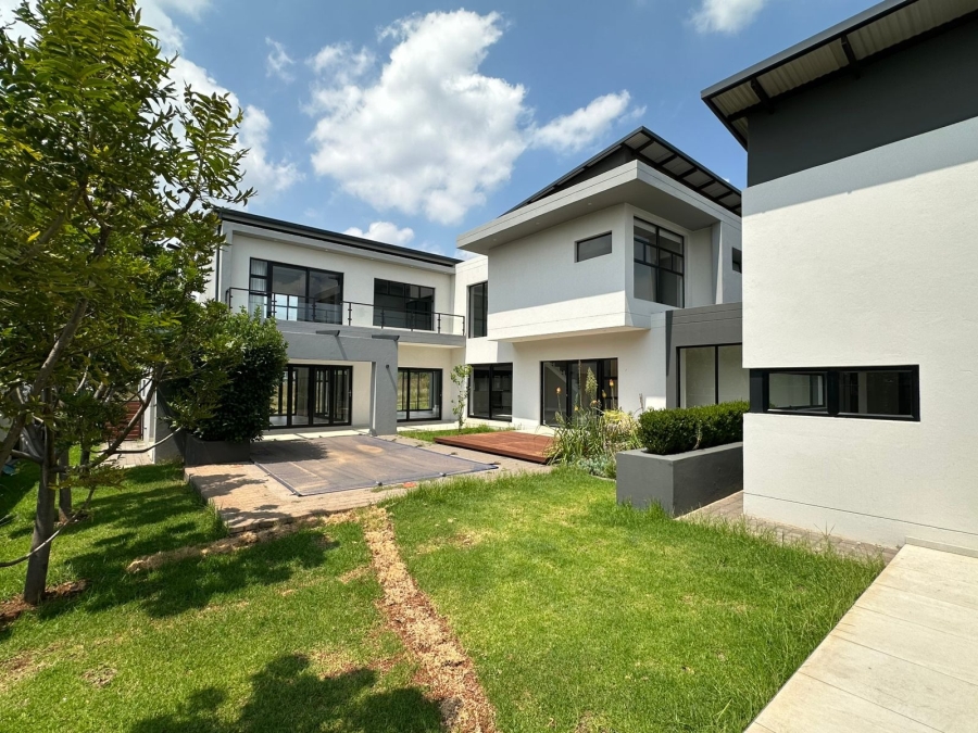 5 Bedroom Property for Sale in Midstream Ridge Gauteng